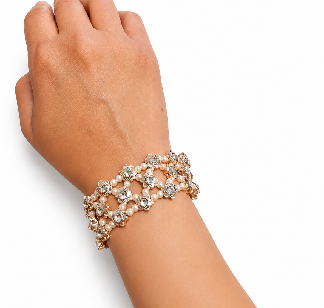 Pulsera artesanal jardín de flores plateado