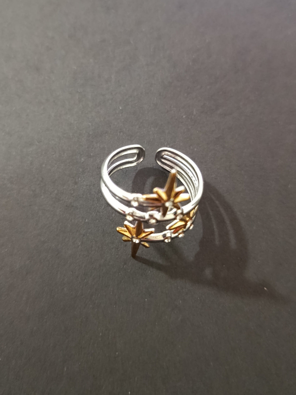 Anillo eclipse de estrellas